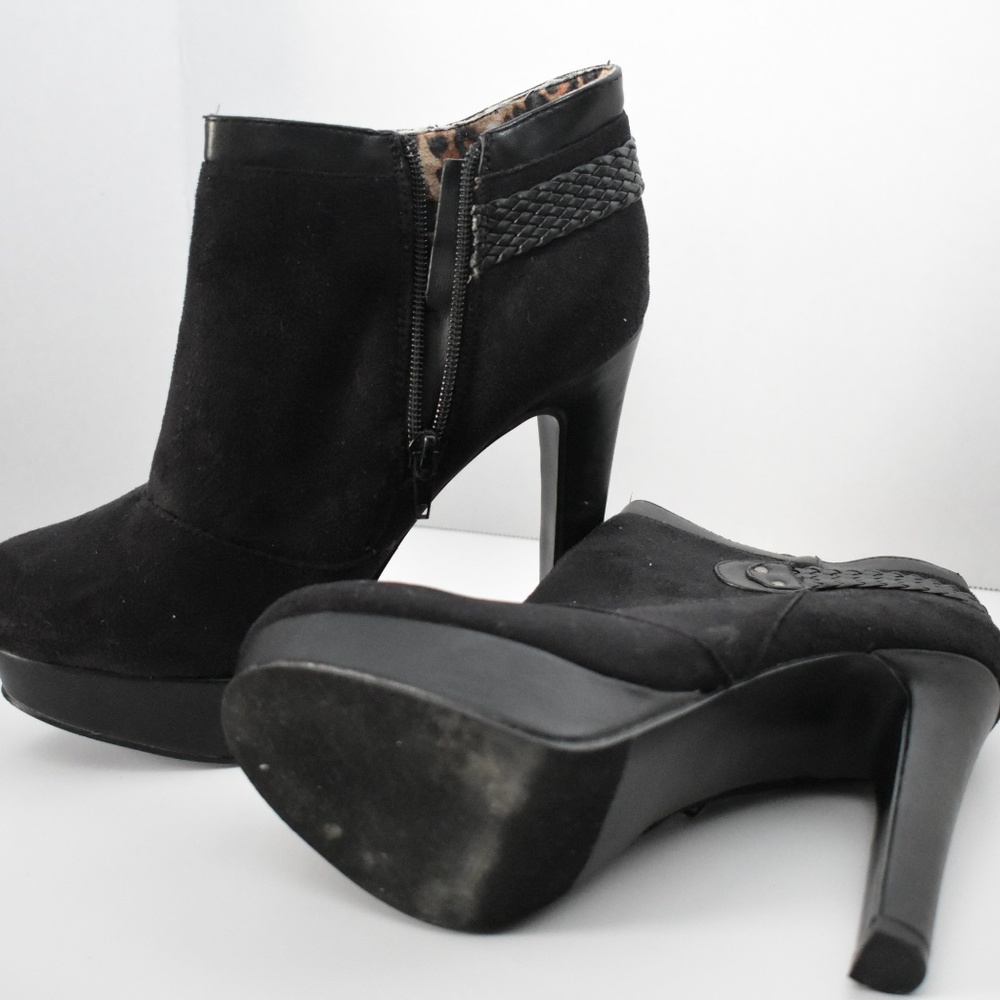 booties - Picture 3 of 3
